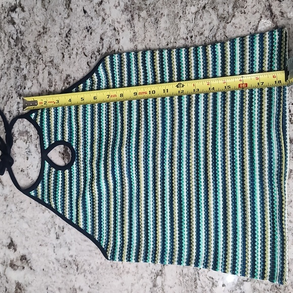 Express halter top - Picture 3 of 9